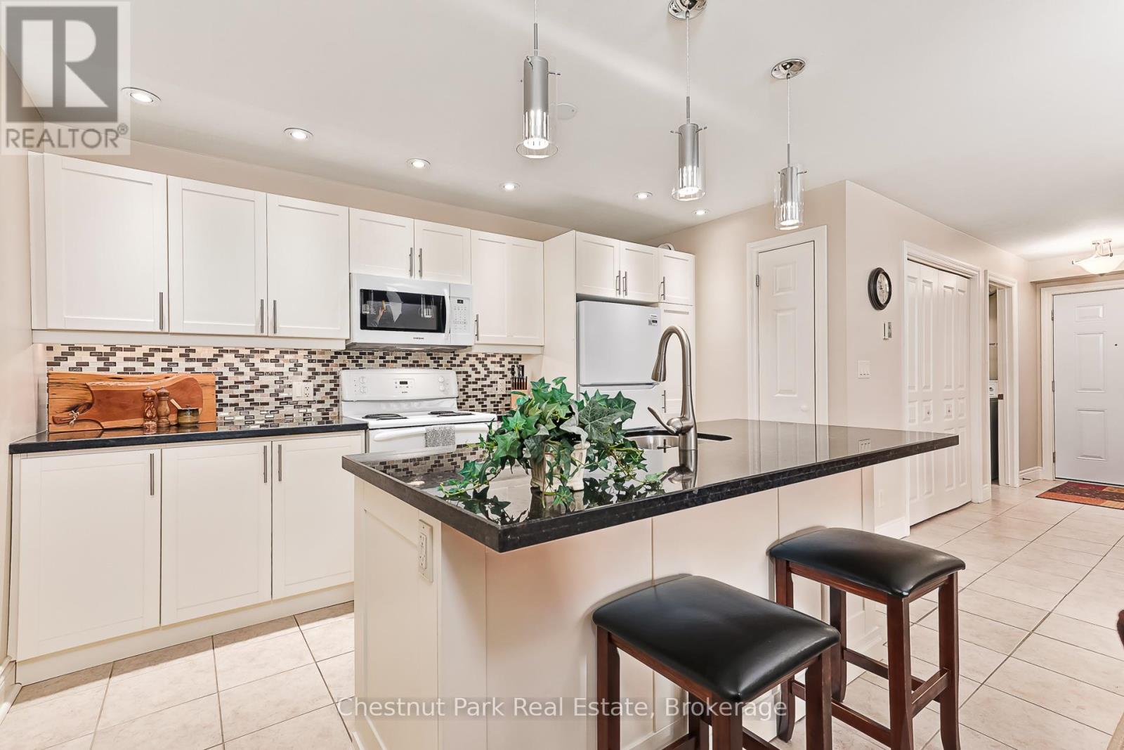 206 - 435 Walnut Street, Collingwood, Ontario  L9Y 5J9 - Photo 17 - S12946272