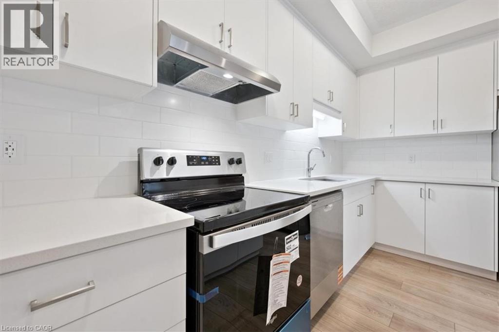 67 Reverie Way, Kitchener, Ontario  N2E 0K5 - Photo 6 - 40816796