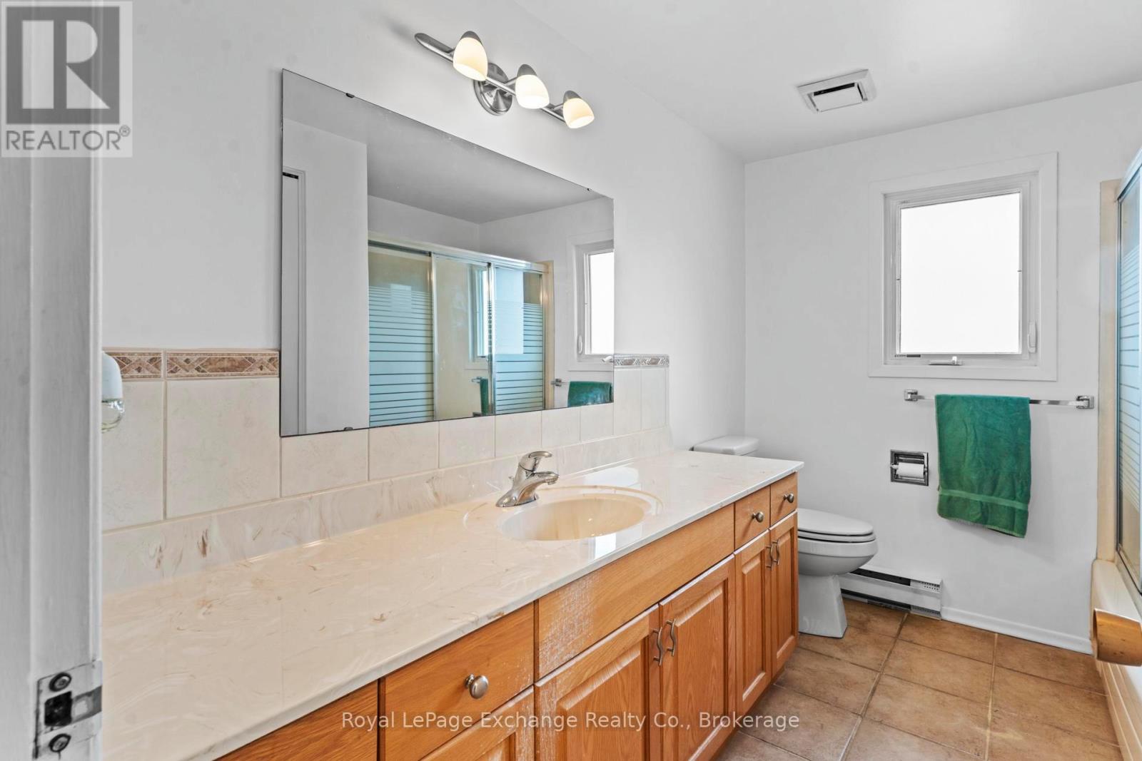 1147 Knights Court, Kincardine, Ontario  N2Z 2C8 - Photo 30 - X12946248