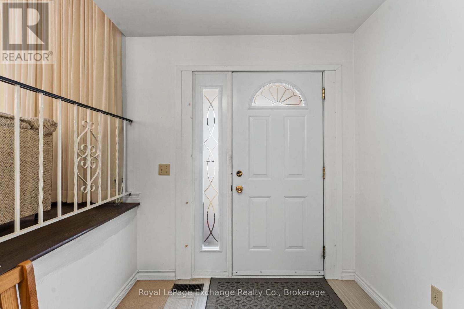 1147 Knights Court, Kincardine, Ontario  N2Z 2C8 - Photo 5 - X12946248