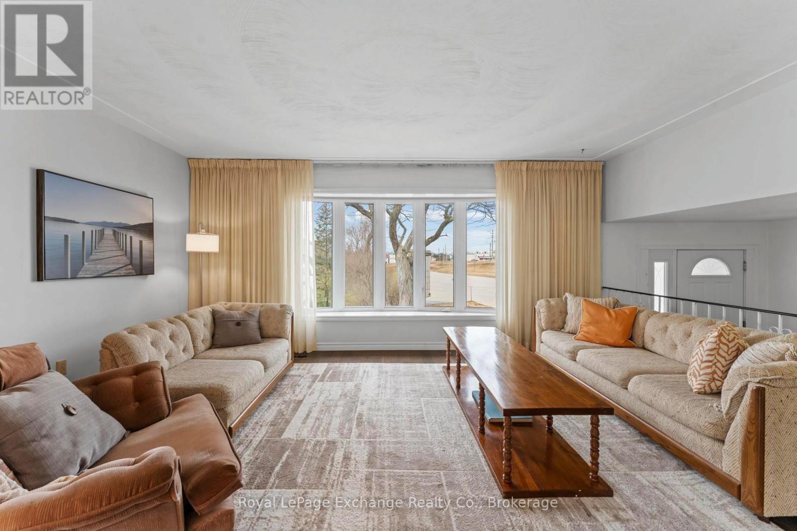 1147 Knights Court, Kincardine, Ontario  N2Z 2C8 - Photo 9 - X12946248