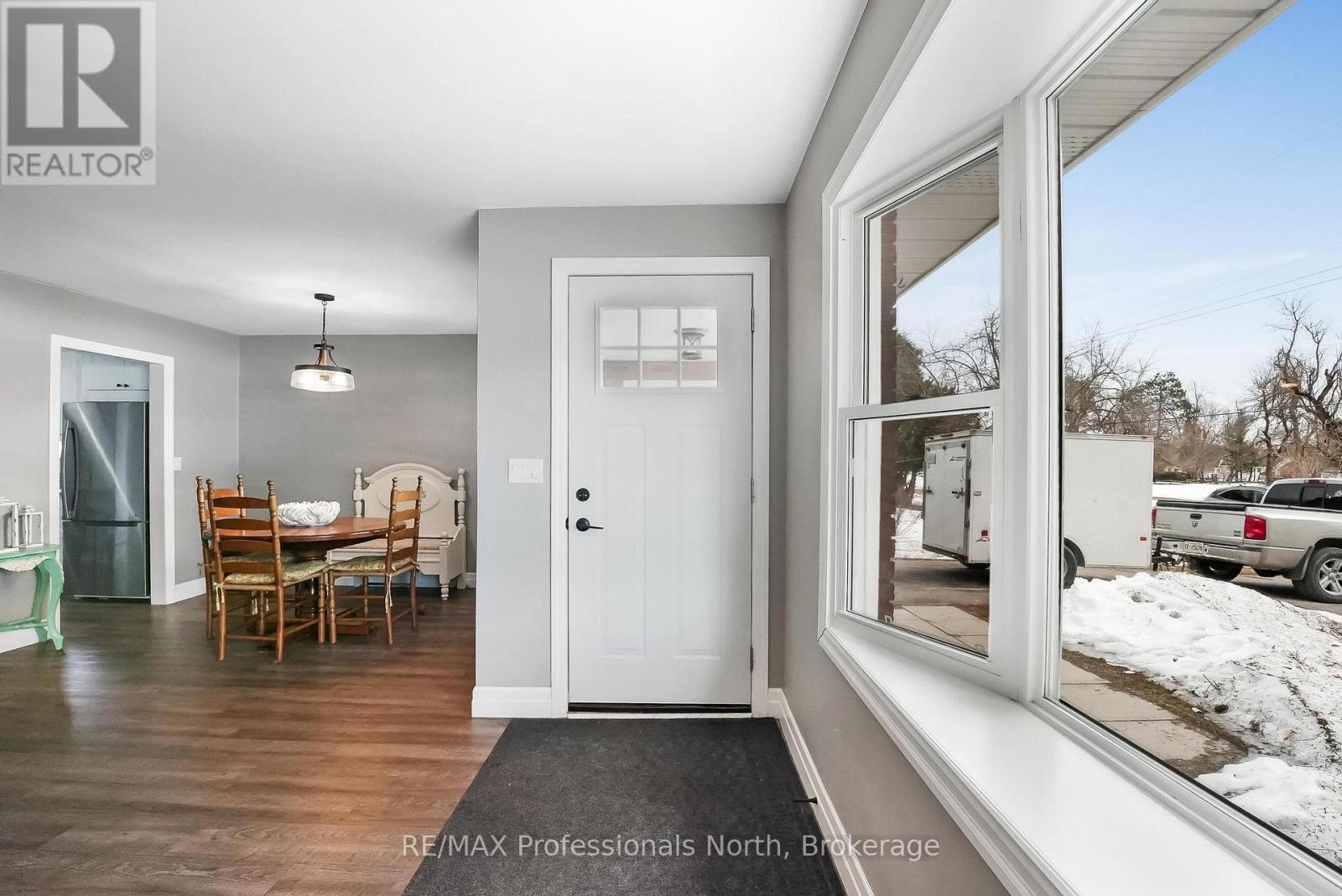 162 Hillside Drive, Kawartha Lakes, Ontario  K0M 1C0 - Photo 12 - X12946300