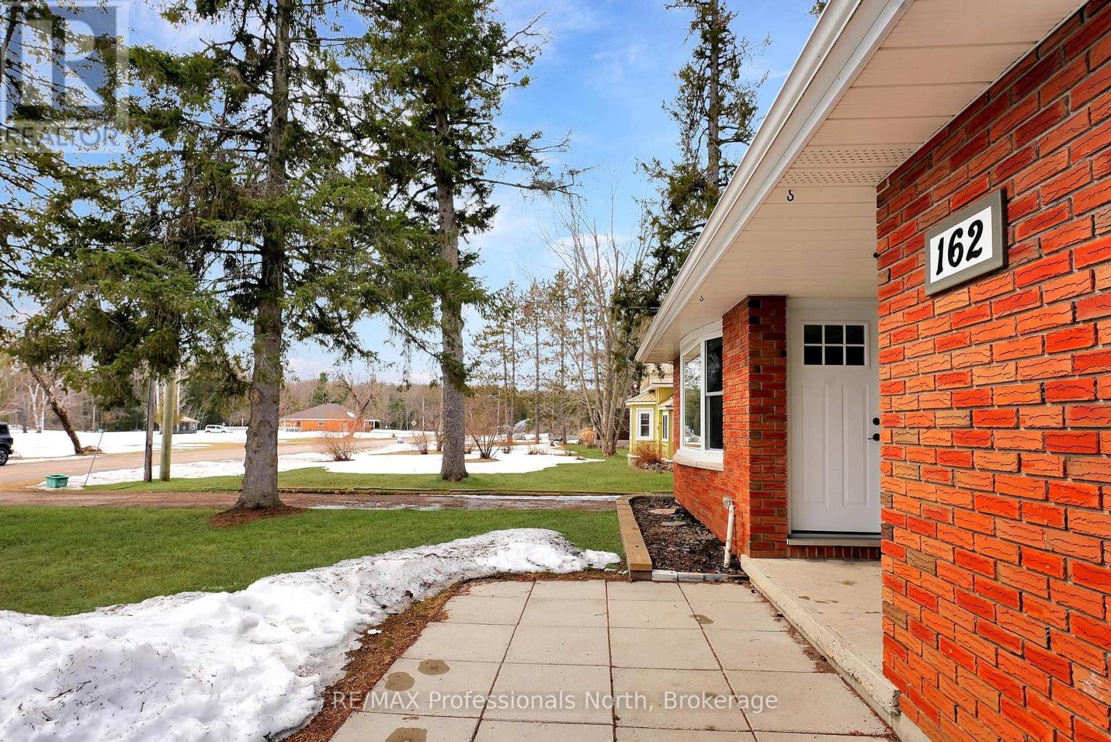 162 Hillside Drive, Kawartha Lakes, Ontario  K0M 1C0 - Photo 7 - X12946300