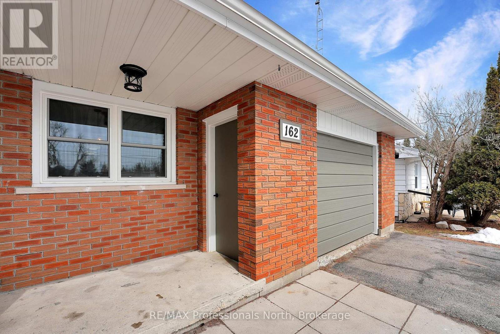 162 Hillside Drive, Kawartha Lakes, Ontario  K0M 1C0 - Photo 9 - X12946300