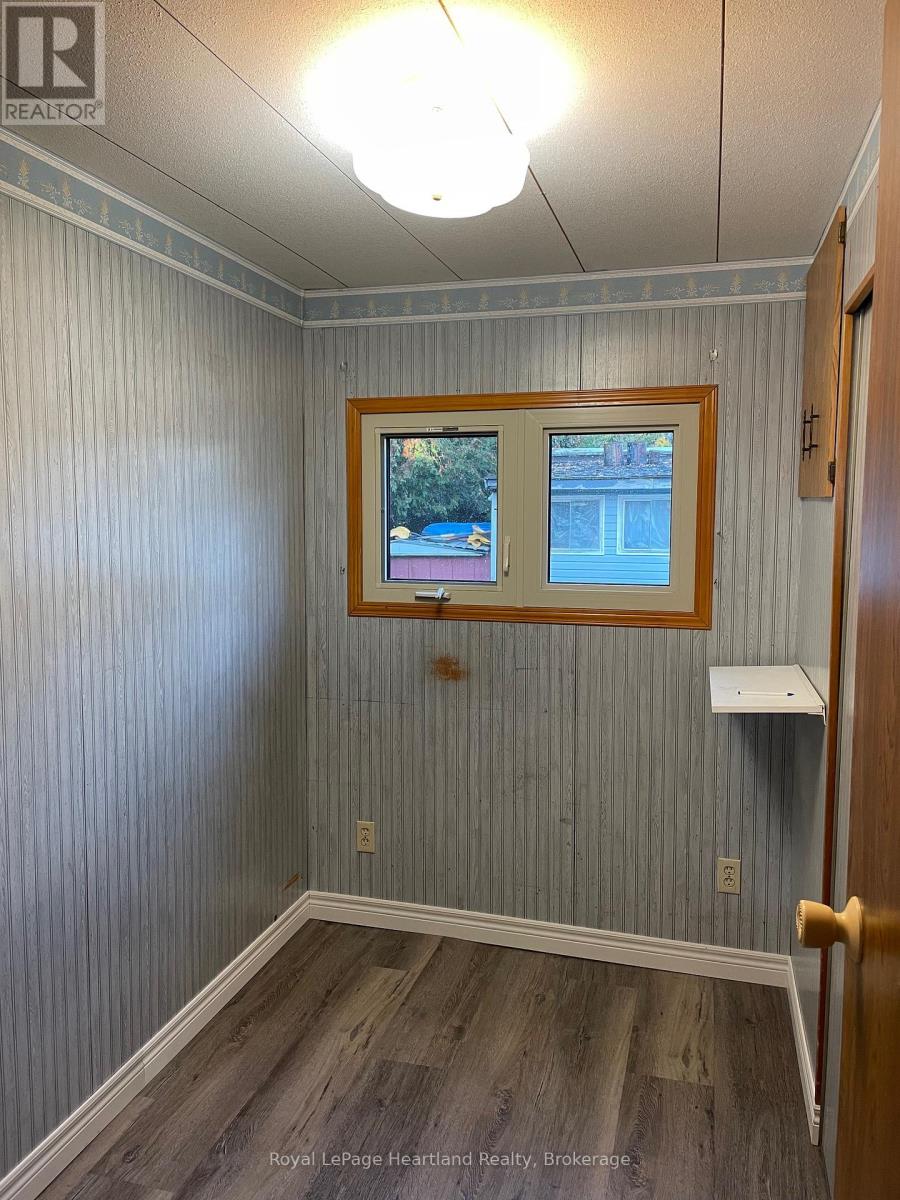 36 Sutton Drive, Ashfield-Colborne-Wawanosh, Ontario  N7A 3Y3 - Photo 12 - X12947382