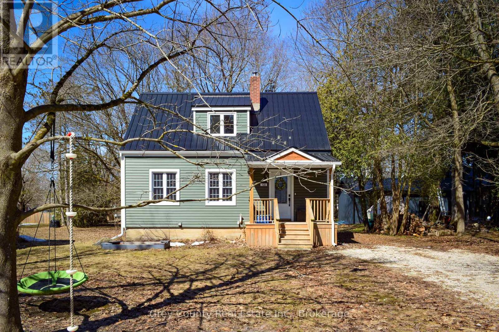 120 Mark Street W, Grey Highlands, Ontario  N0C 1H0 - Photo 2 - X12947454