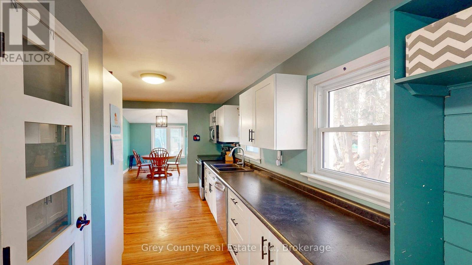 120 Mark Street W, Grey Highlands, Ontario  N0C 1H0 - Photo 23 - X12947454