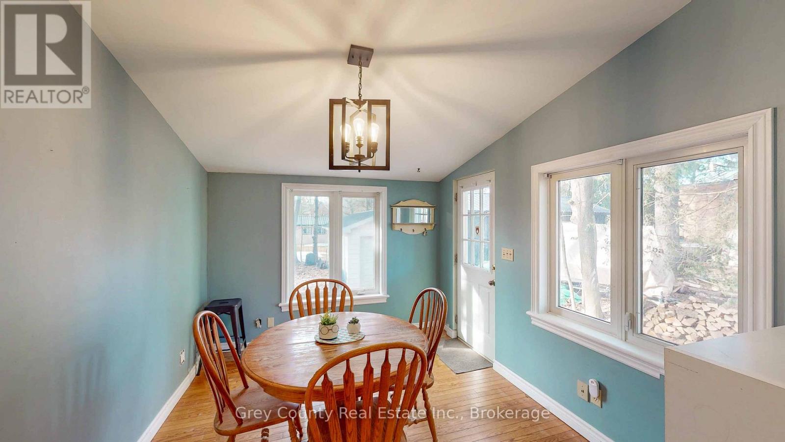 120 Mark Street W, Grey Highlands, Ontario  N0C 1H0 - Photo 27 - X12947454