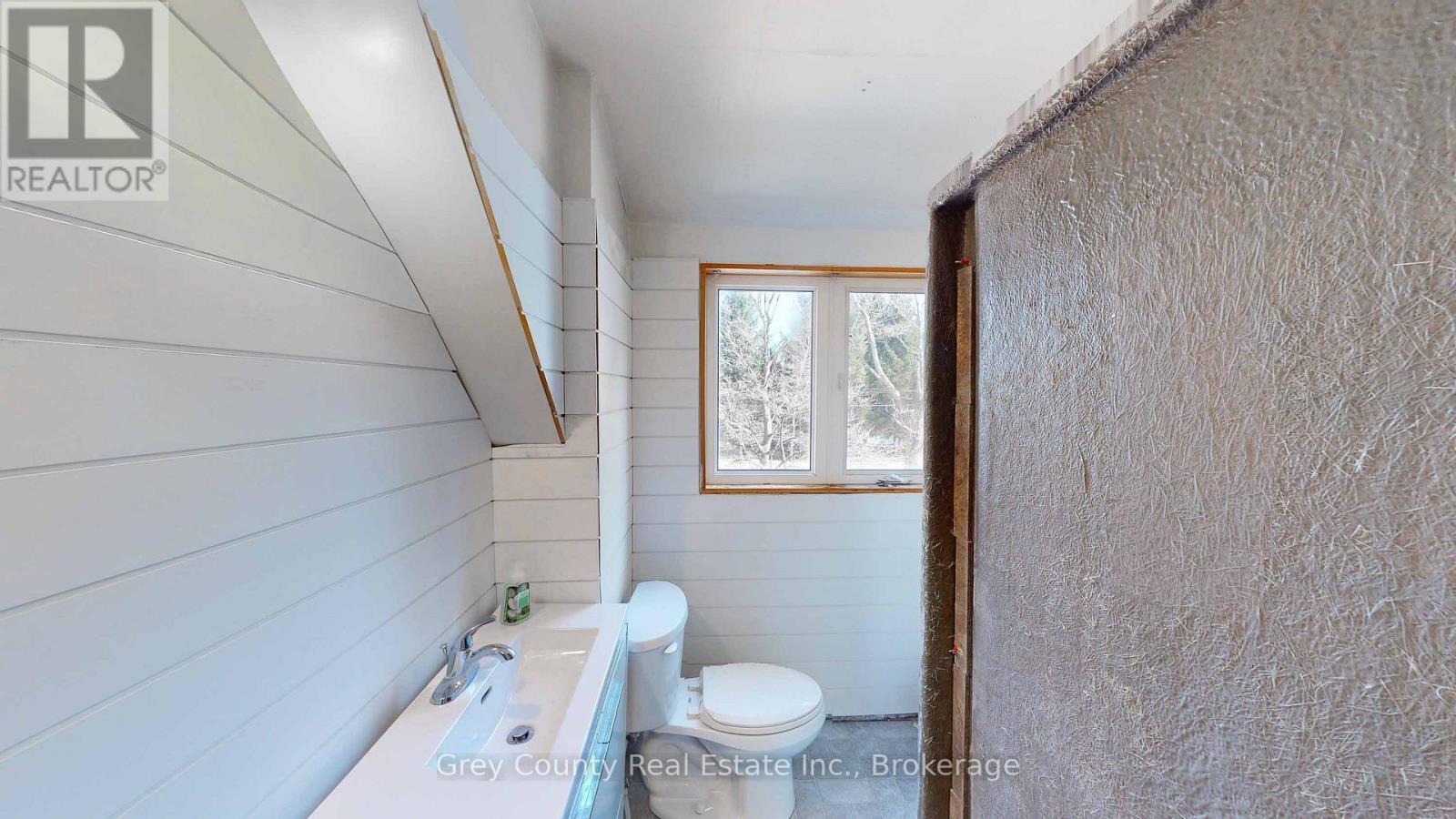 120 Mark Street W, Grey Highlands, Ontario  N0C 1H0 - Photo 36 - X12947454