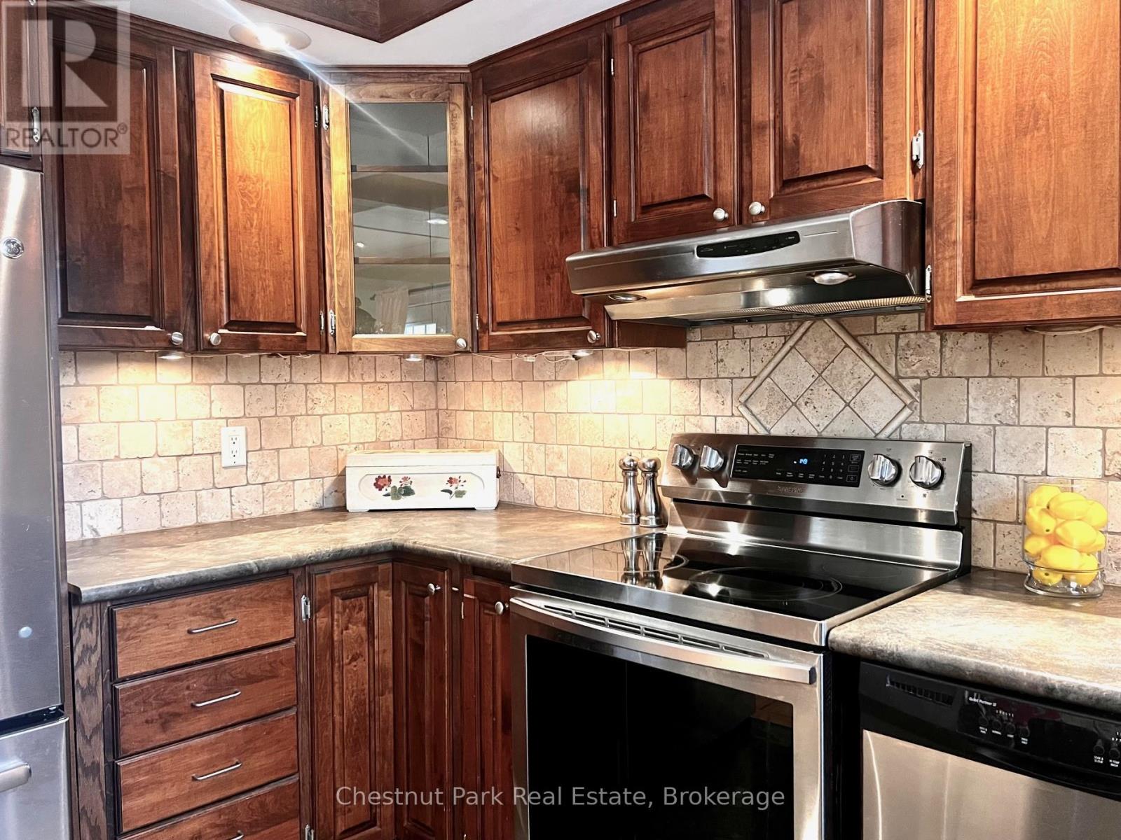 135 Christopher Avenue, Wasaga Beach, Ontario  L9Z 1S4 - Photo 6 - S12947514