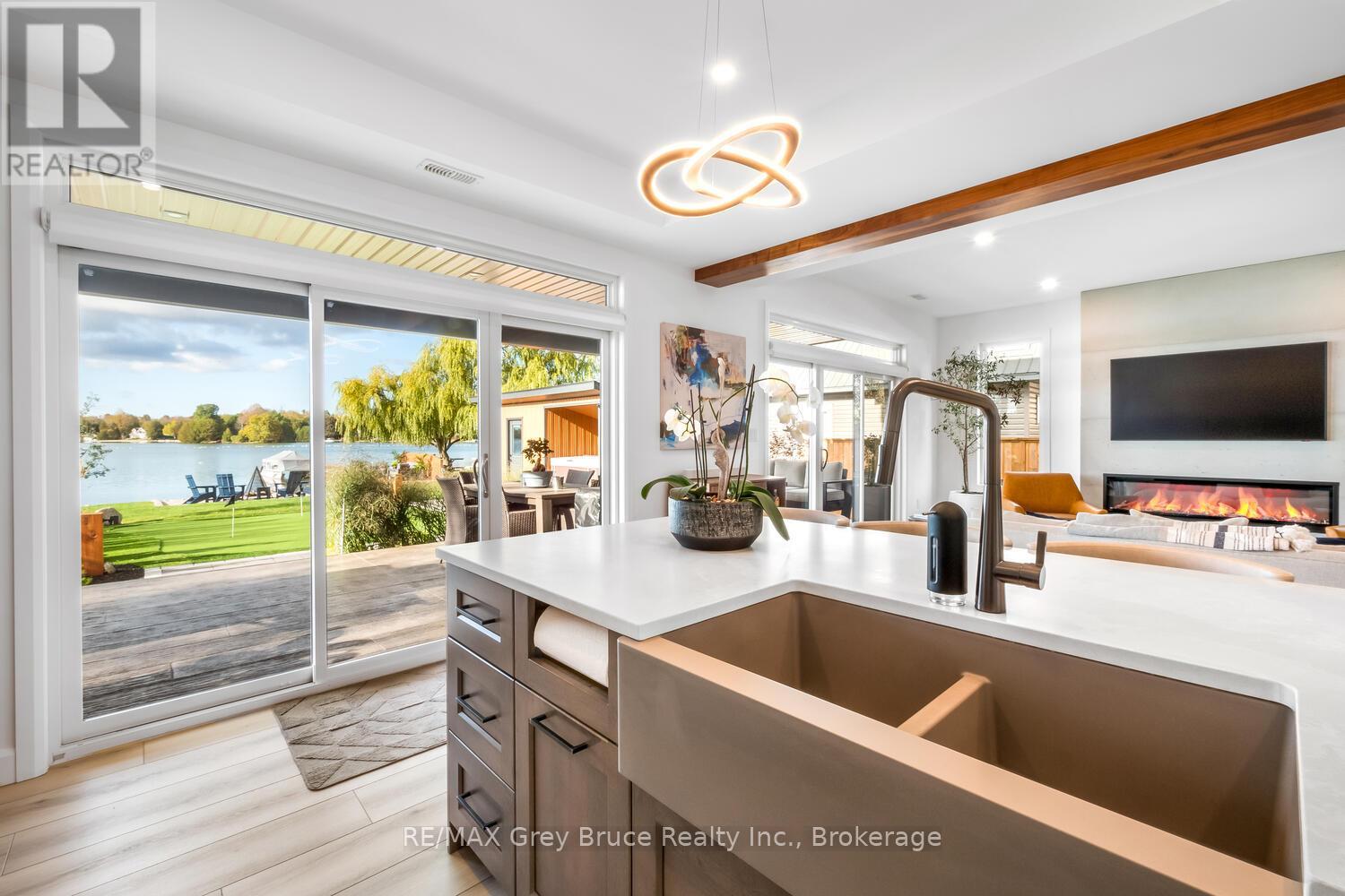 166 Country Side Drive, Chatsworth, Ontario  N0H 1G0 - Photo 14 - X12947580