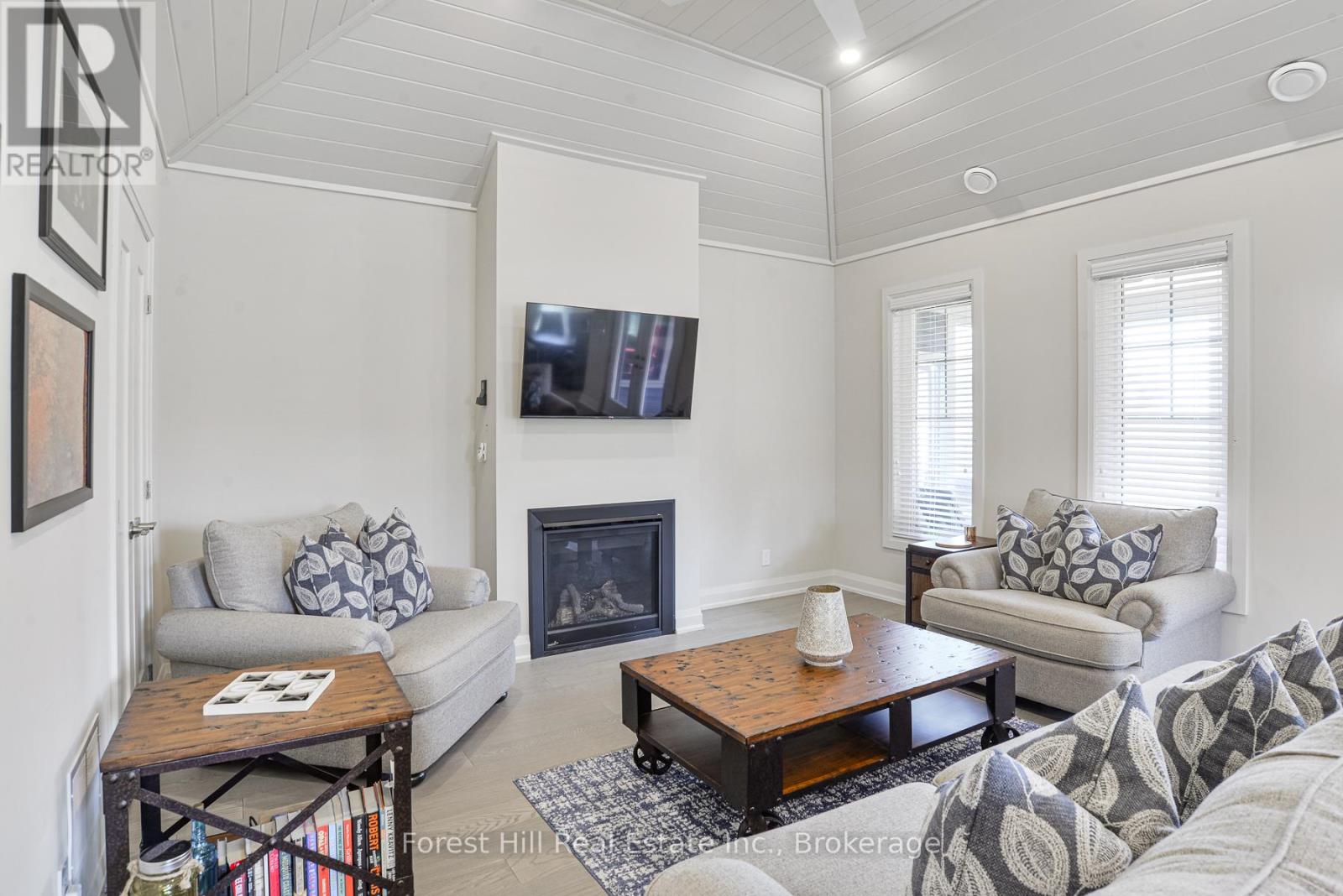 16 - 2054 Peninsula Road, Muskoka Lakes, Ontario  P0B 1G0 - Photo 12 - X12947674