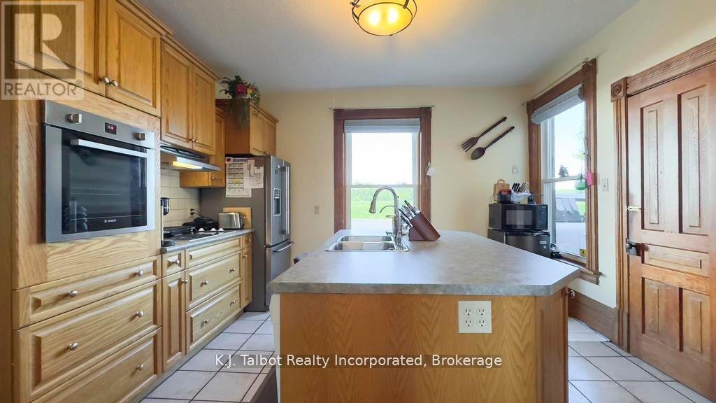 79823 Bluewater Highway, Central Huron, Ontario  N7A 3X8 - Photo 17 - X12947792