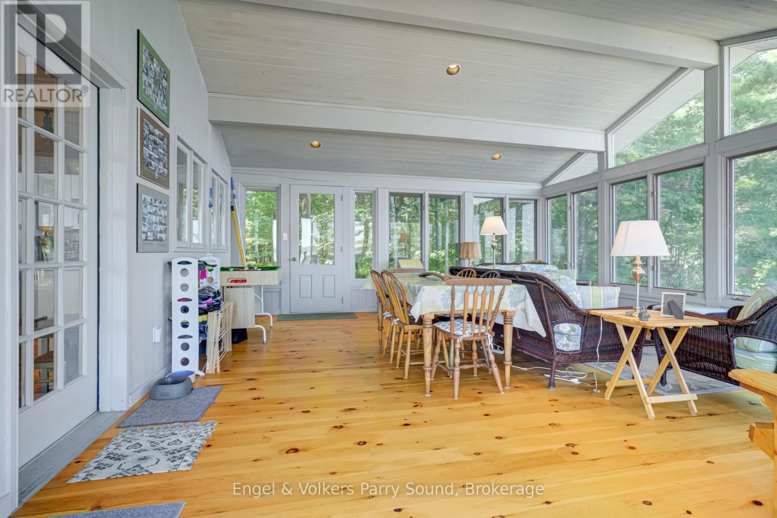 8 Island 29c, Carling, Ontario  P0G 1G0 - Photo 6 - X12947810