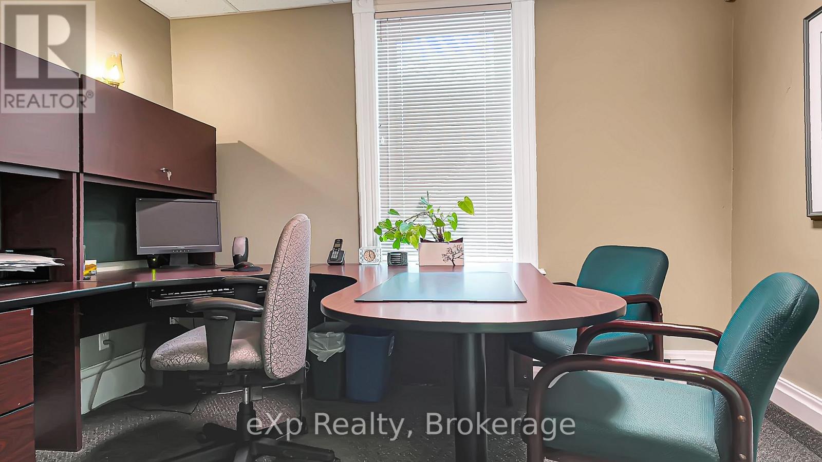 21 Grosvenor Street N, Saugeen Shores, Ontario  N0H 2L0 - Photo 7 - X12947904