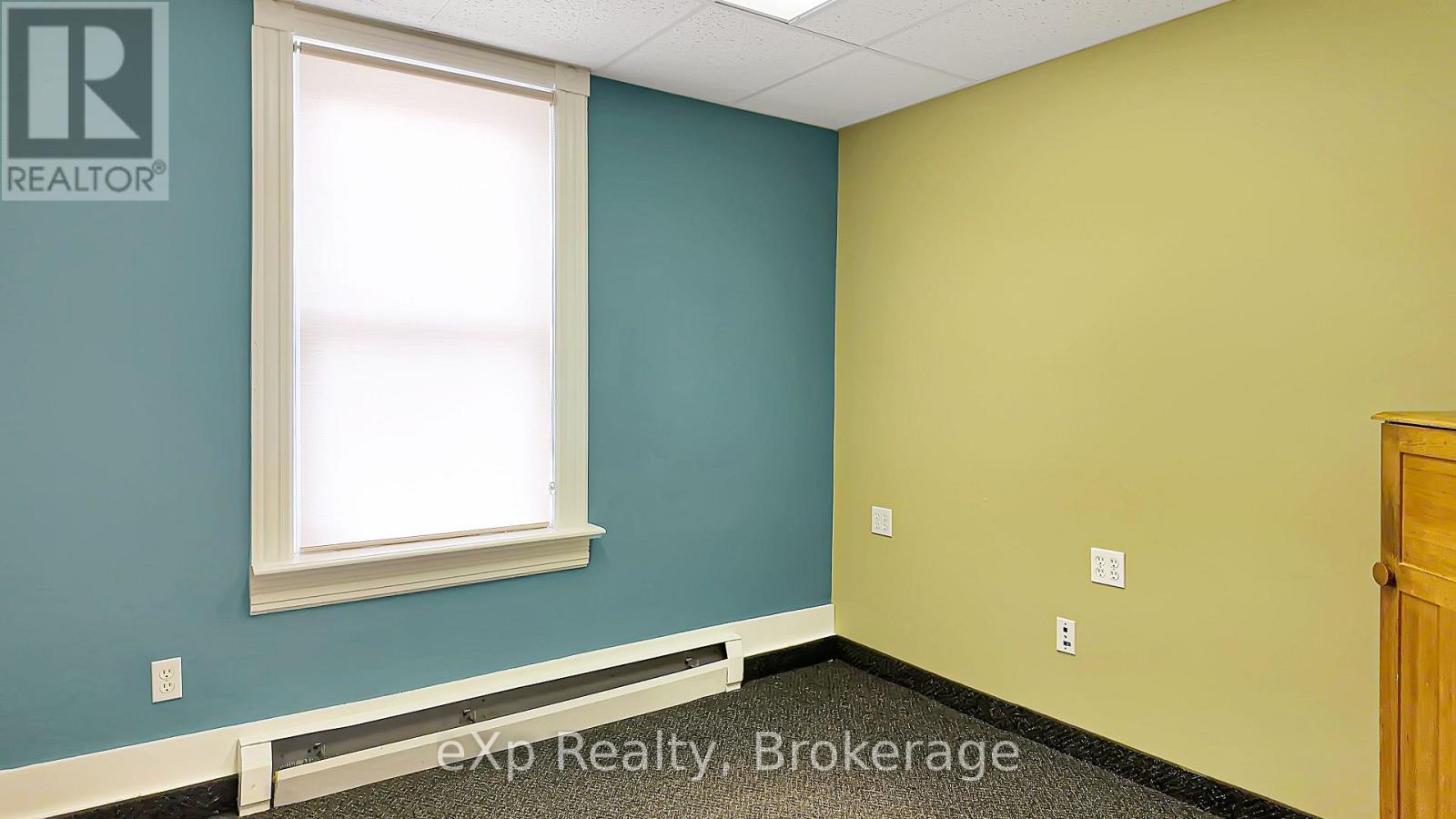 21 Grosvenor Street N, Saugeen Shores, Ontario  N0H 2L0 - Photo 9 - X12947904