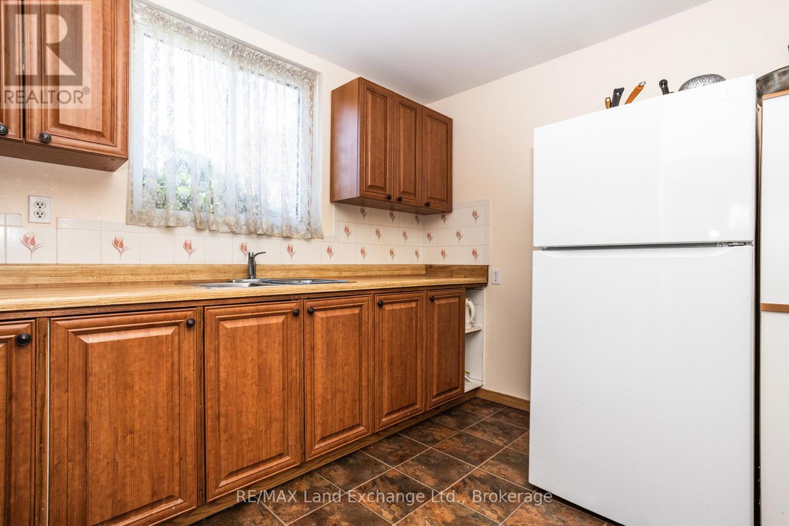 991 Bricker Street N, Saugeen Shores, Ontario  N0H 2C3 - Photo 17 - X12948030