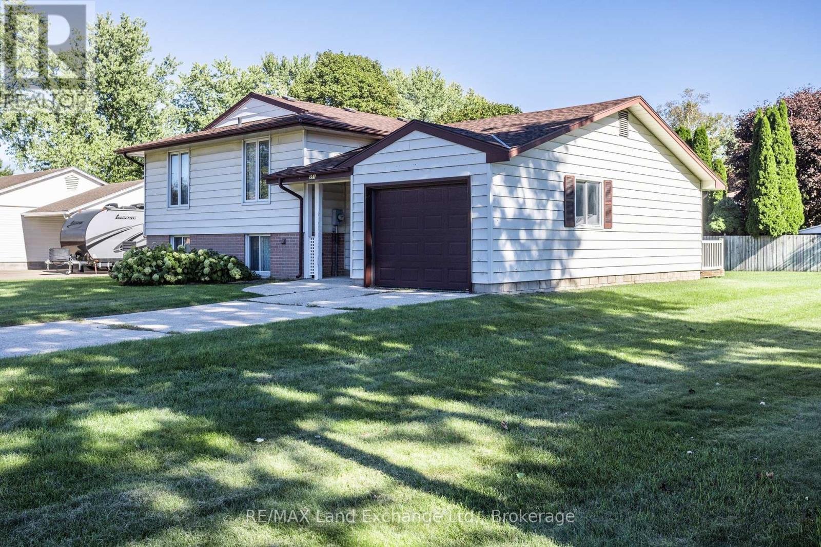 991 Bricker Street N, Saugeen Shores, Ontario  N0H 2C3 - Photo 3 - X12948030