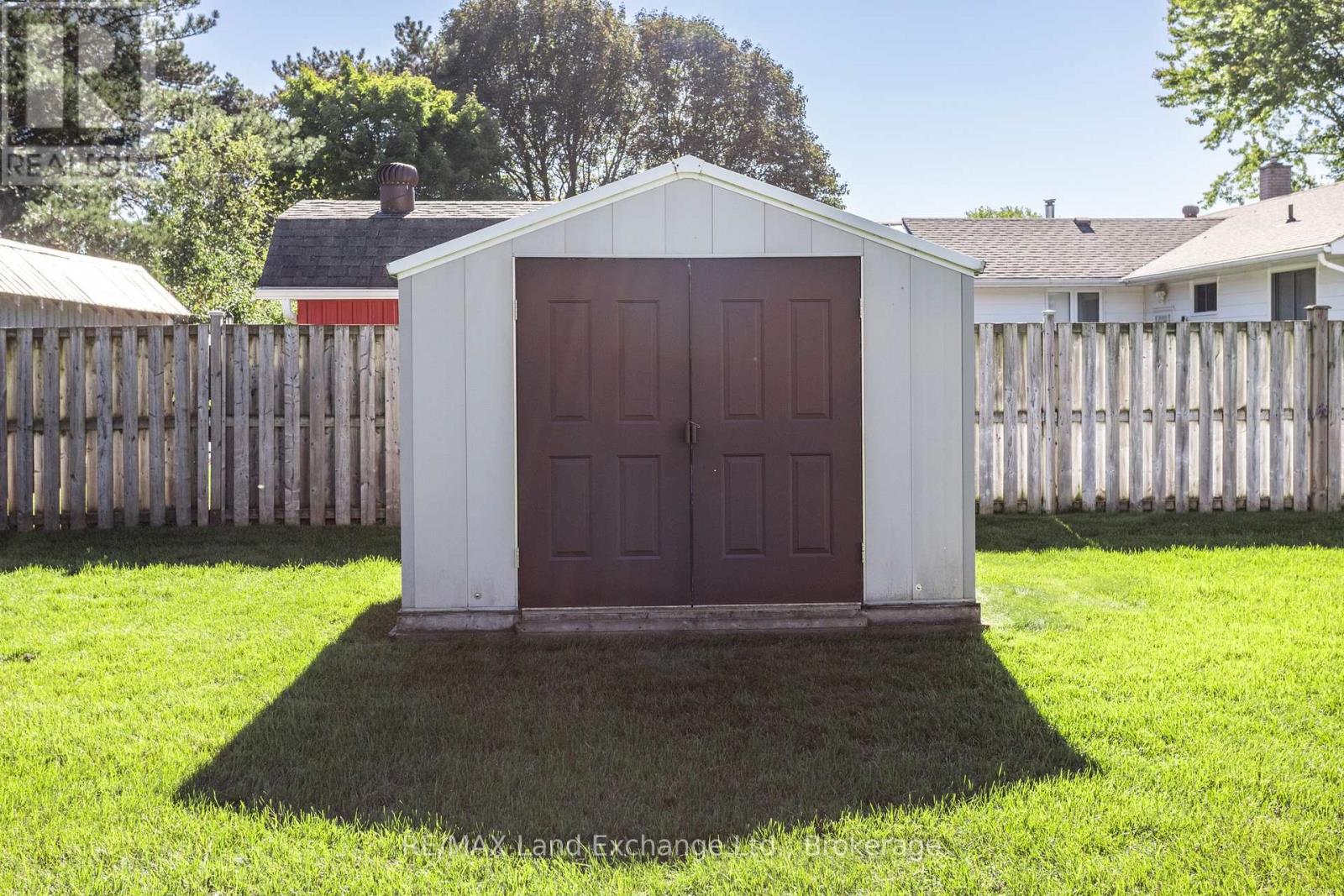 991 Bricker Street N, Saugeen Shores, Ontario  N0H 2C3 - Photo 30 - X12948030