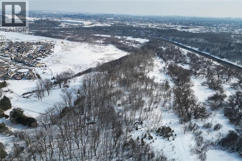 205 Paige Place, Kitchener, Ontario   - Photo 38 - 40817136