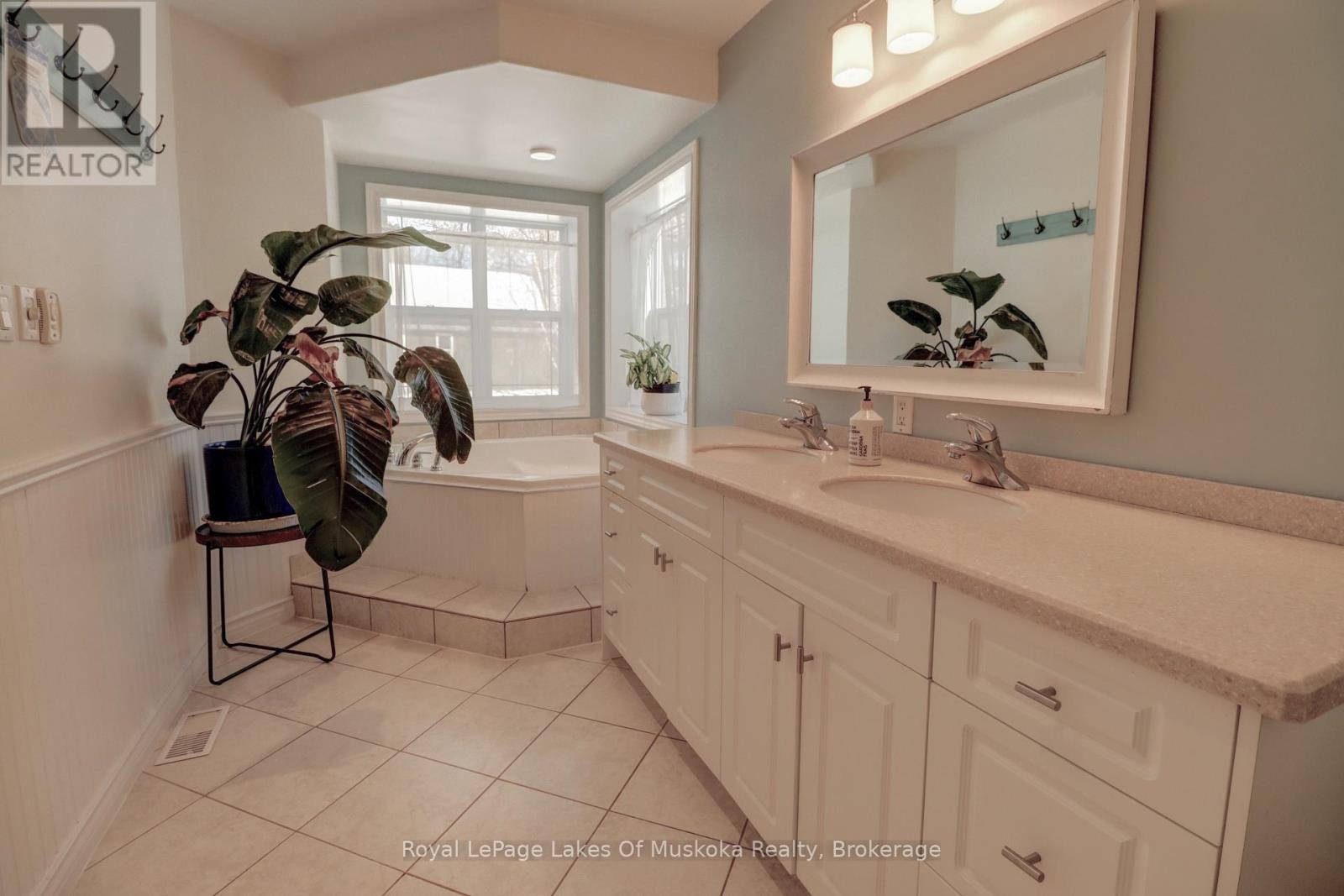 317 Falcon Road, Huntsville, Ontario  P1H 1N3 - Photo 22 - X12948778