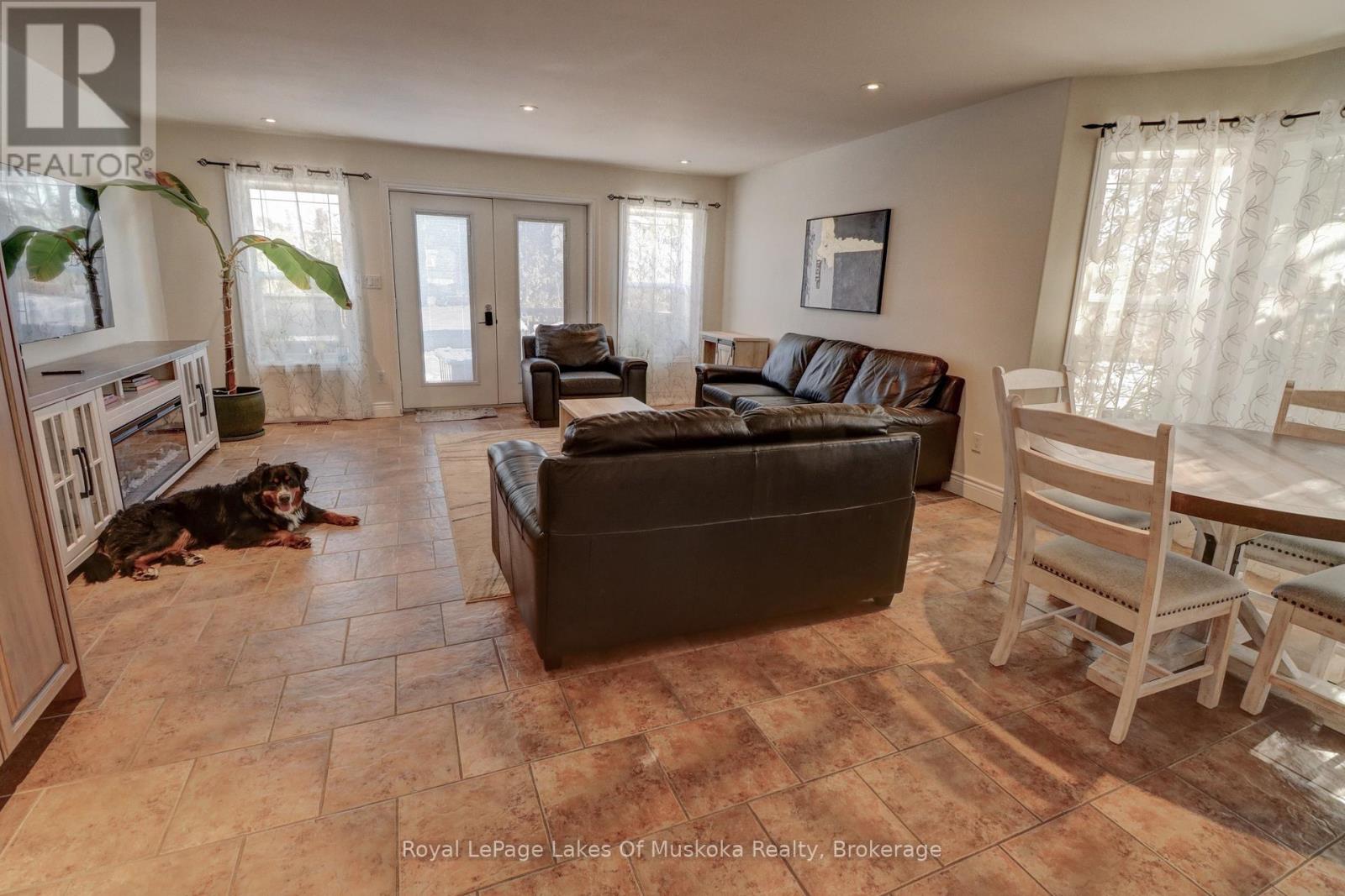 317 Falcon Road, Huntsville, Ontario  P1H 1N3 - Photo 9 - X12948778