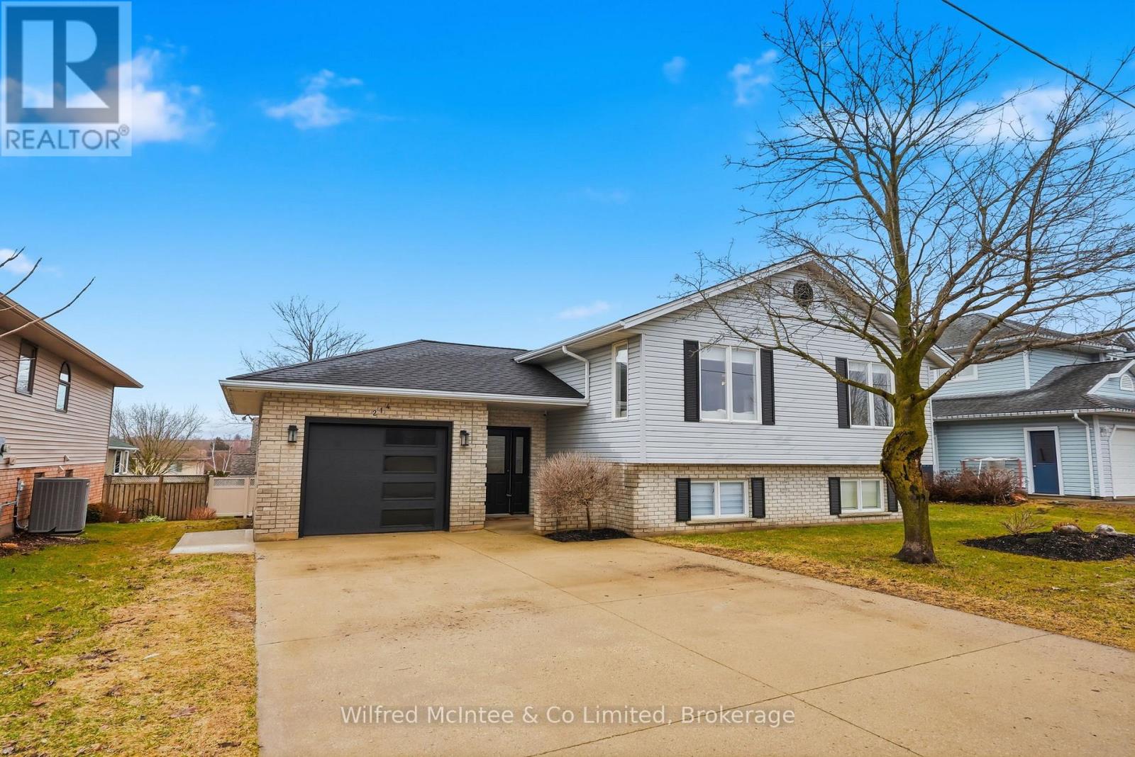 214 HINKS STREET, Brockton, Ontario