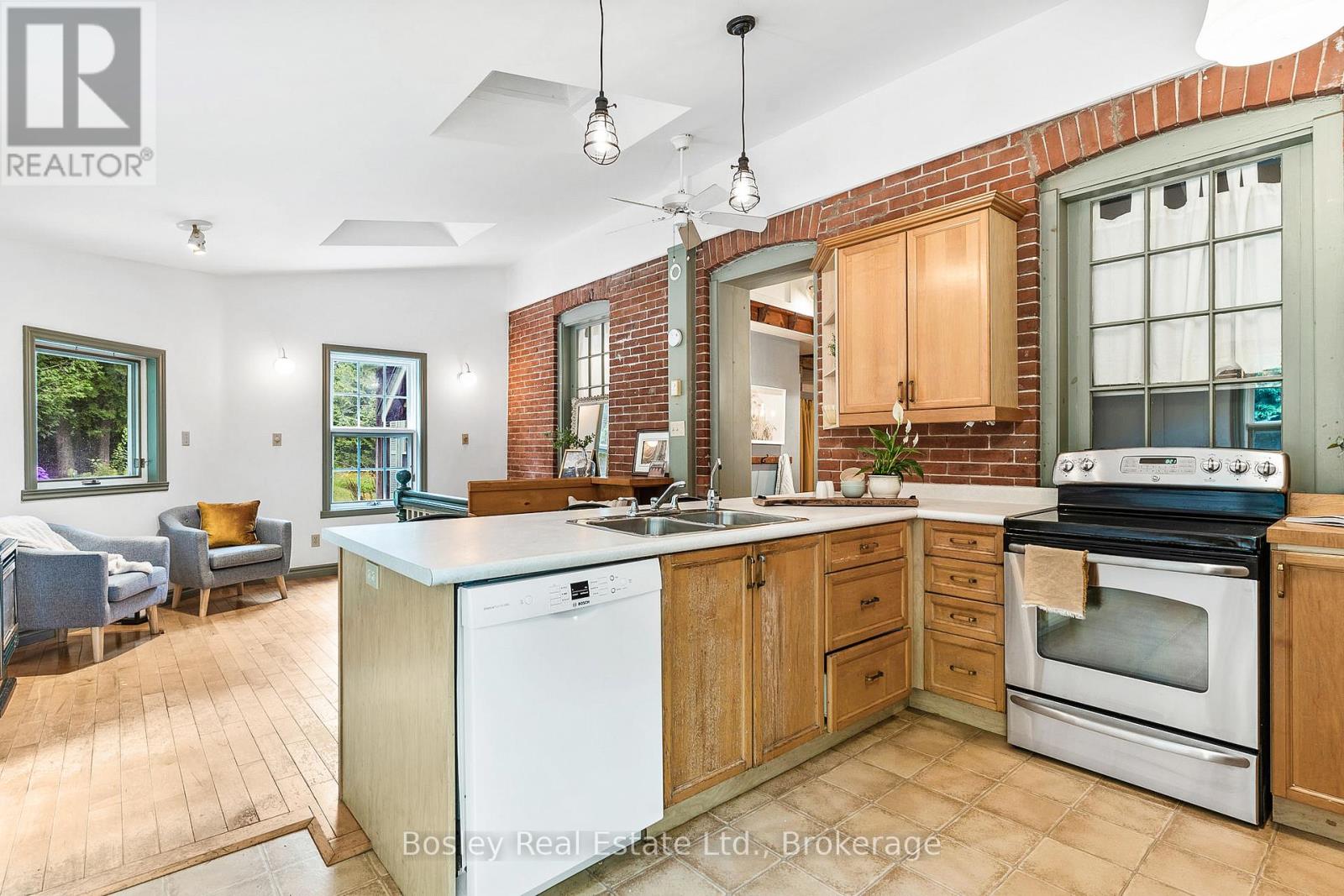 355276 The Blue Mountains Euphrasia Townline, Blue Mountains, Ontario  N0H 1J0 - Photo 13 - X12949292