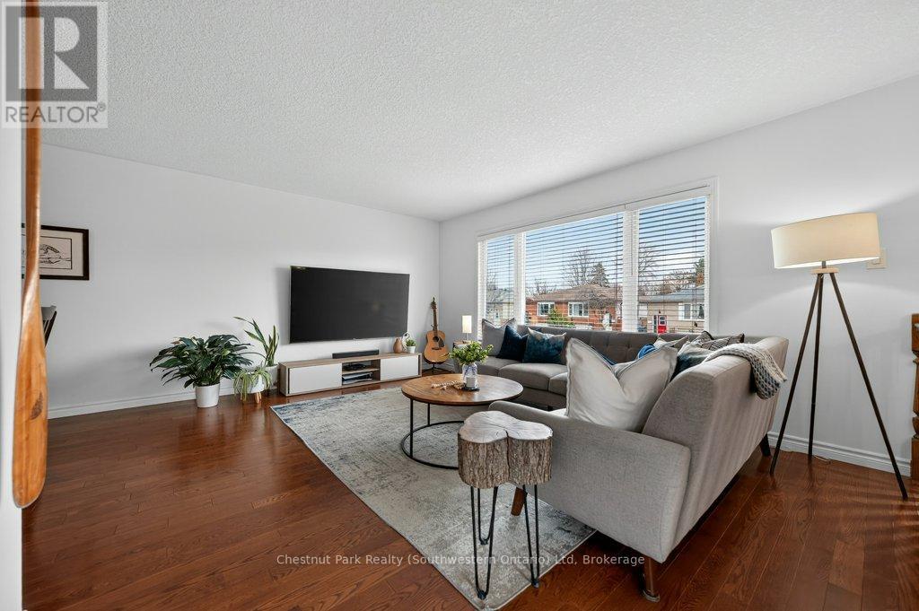 113 Sanderson Drive, Guelph, Ontario  N1H 7K1 - Photo 13 - X12949386