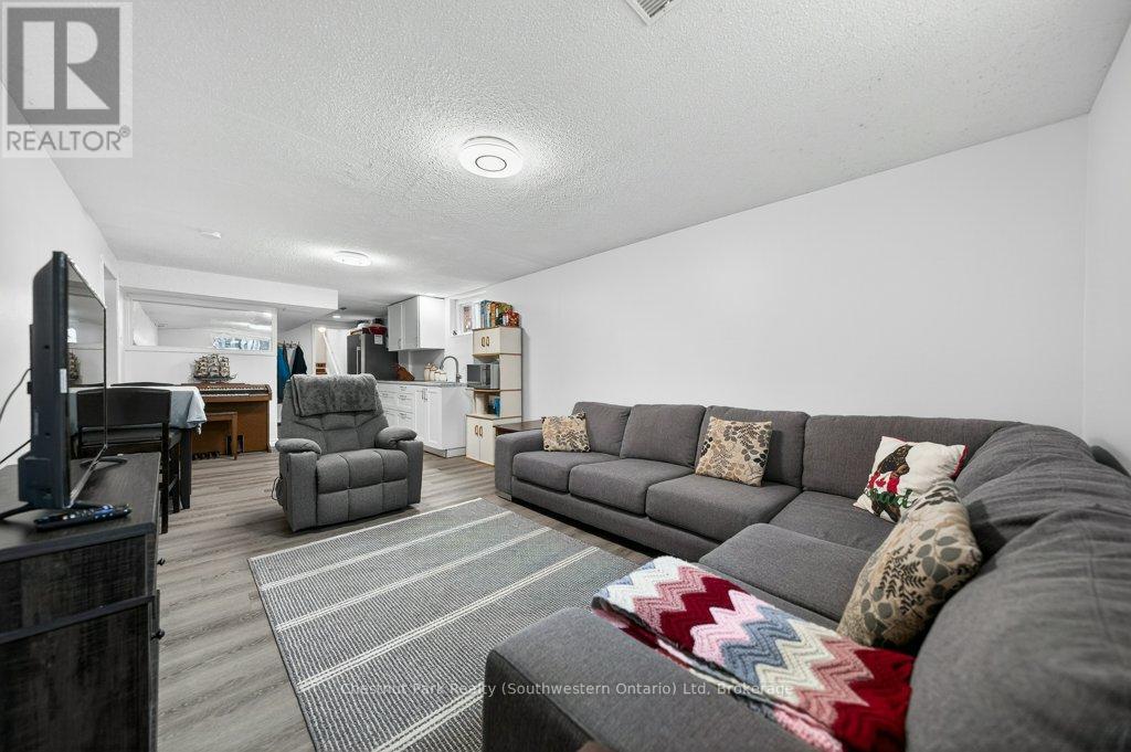 113 Sanderson Drive, Guelph, Ontario  N1H 7K1 - Photo 38 - X12949386