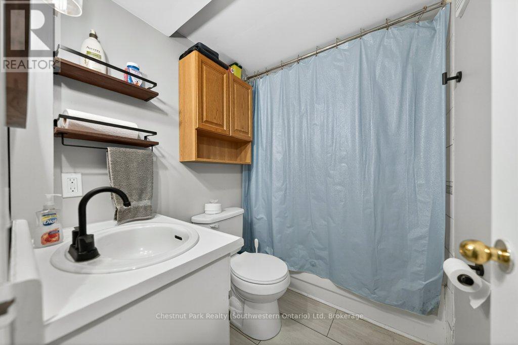 113 Sanderson Drive, Guelph, Ontario  N1H 7K1 - Photo 43 - X12949386