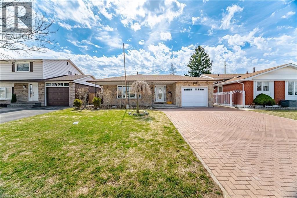 39 DARLINGTON Drive, Hamilton, Ontario