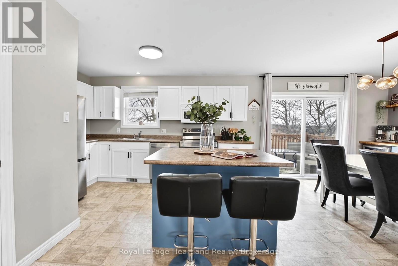 25 Lee Crescent, Goderich, Ontario  N7A 4L3 - Photo 13 - X12950356