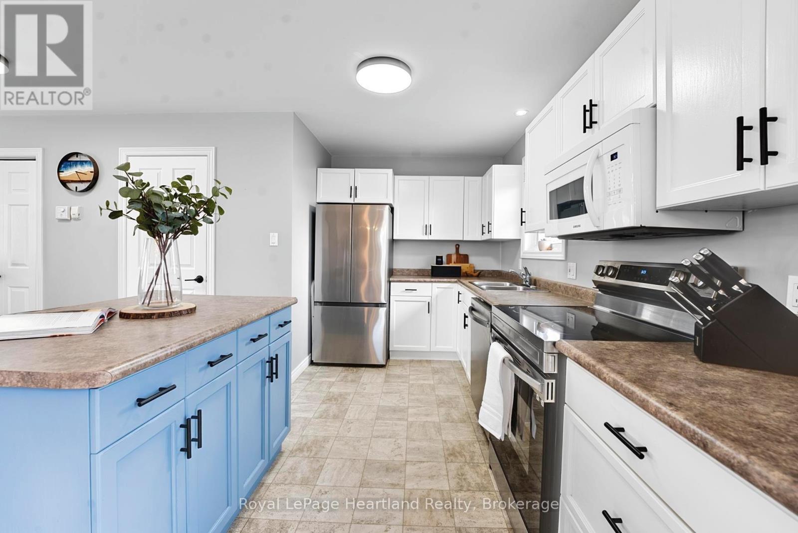 25 Lee Crescent, Goderich, Ontario  N7A 4L3 - Photo 14 - X12950356