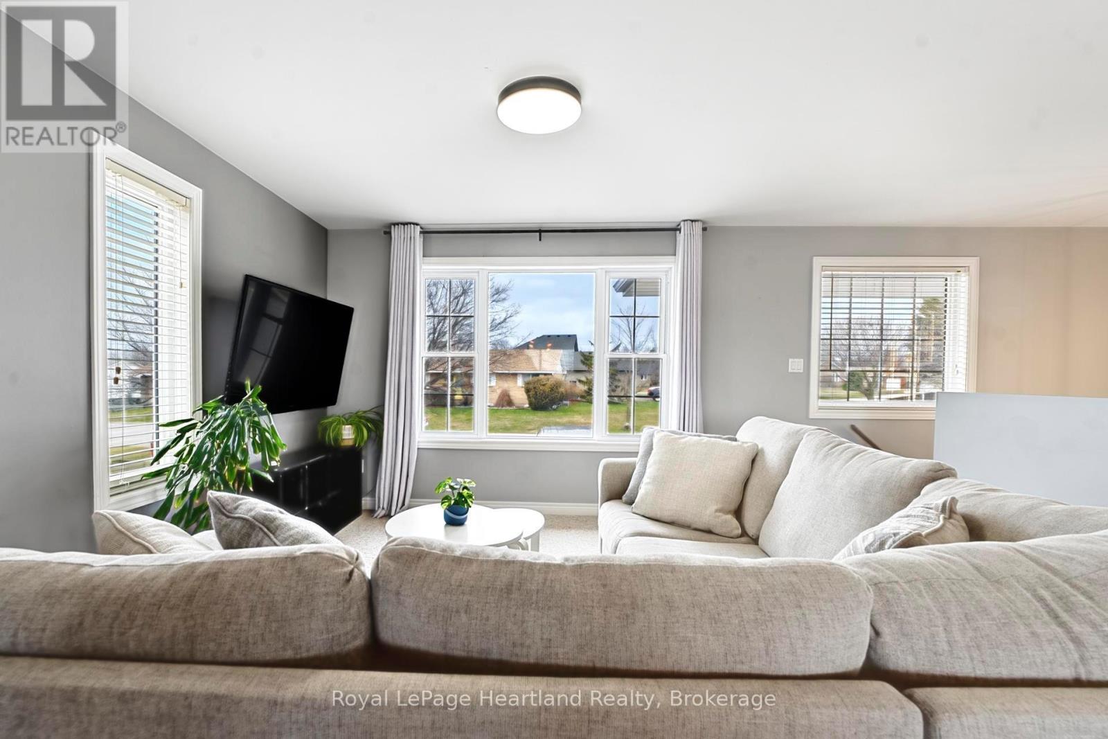 25 Lee Crescent, Goderich, Ontario  N7A 4L3 - Photo 6 - X12950356