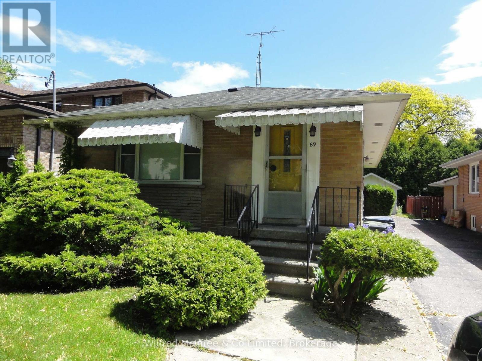 69 HALIBURTON AVENUE, Toronto, Ontario