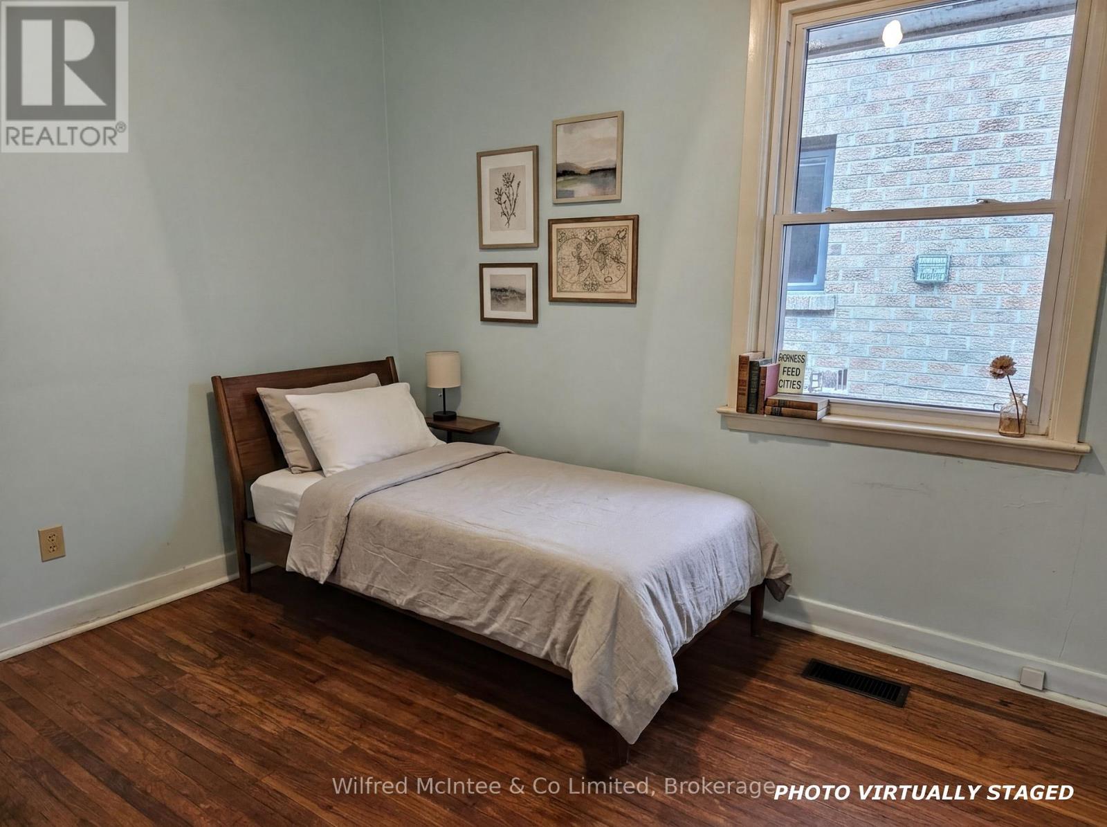 69 Haliburton Avenue, Toronto, Ontario  M9B 4Y6 - Photo 16 - W12950862