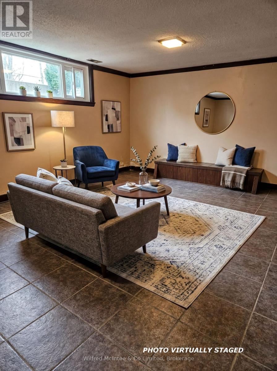 69 Haliburton Avenue, Toronto, Ontario  M9B 4Y6 - Photo 19 - W12950862