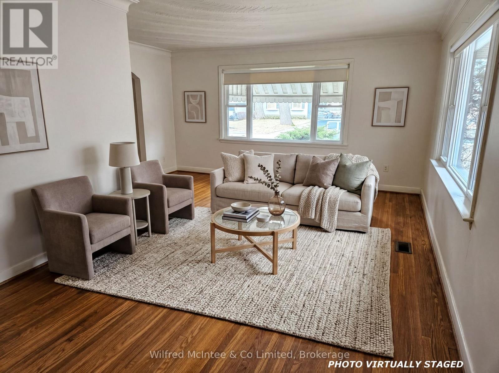 69 Haliburton Avenue, Toronto, Ontario  M9B 4Y6 - Photo 7 - W12950862