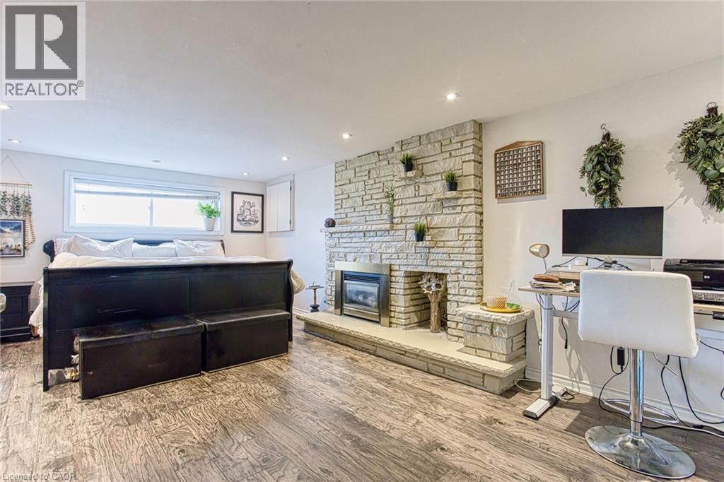 3 Elvia Court, Stoney Creek, Ontario  L8G 3W8 - Photo 19 - 40817093