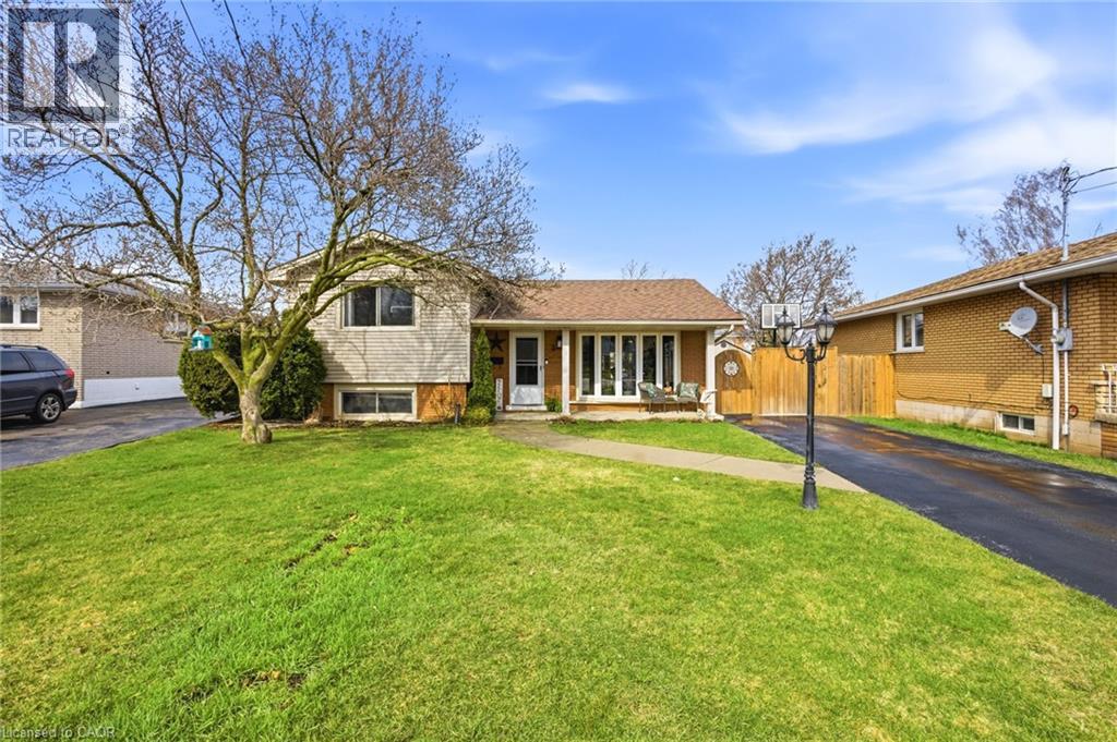 3 Elvia Court, Stoney Creek, Ontario  L8G 3W8 - Photo 2 - 40817093