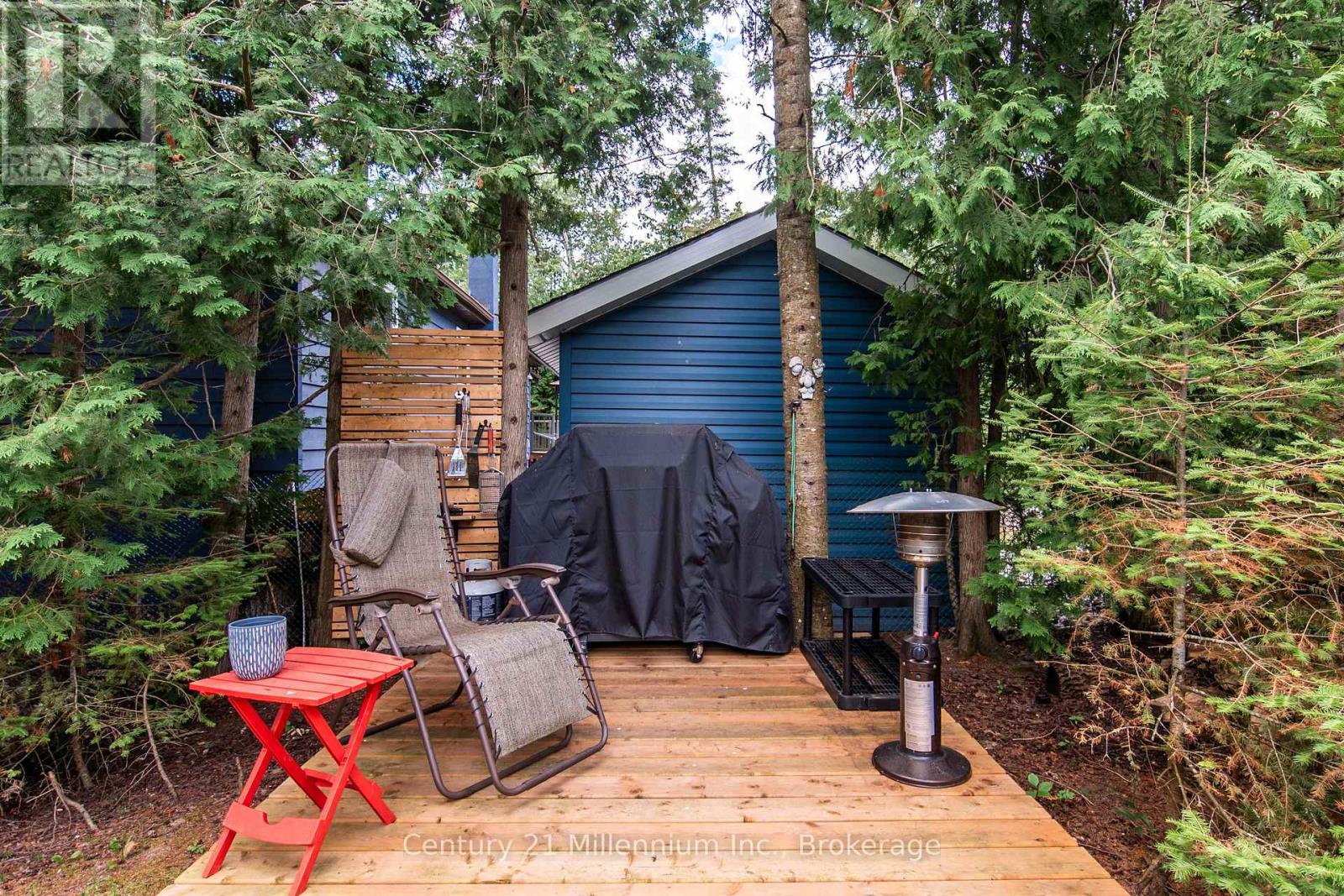 2 Hamilton Place, South Bruce Peninsula, Ontario  N0H 2G0 - Photo 11 - X12950714