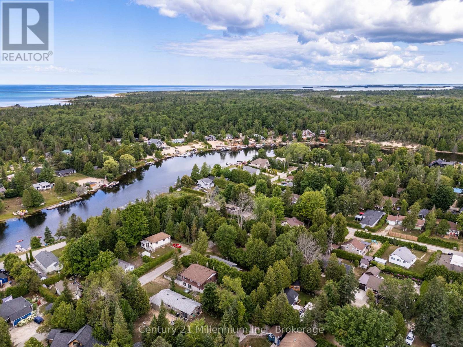 2 Hamilton Place, South Bruce Peninsula, Ontario  N0H 2G0 - Photo 14 - X12950714