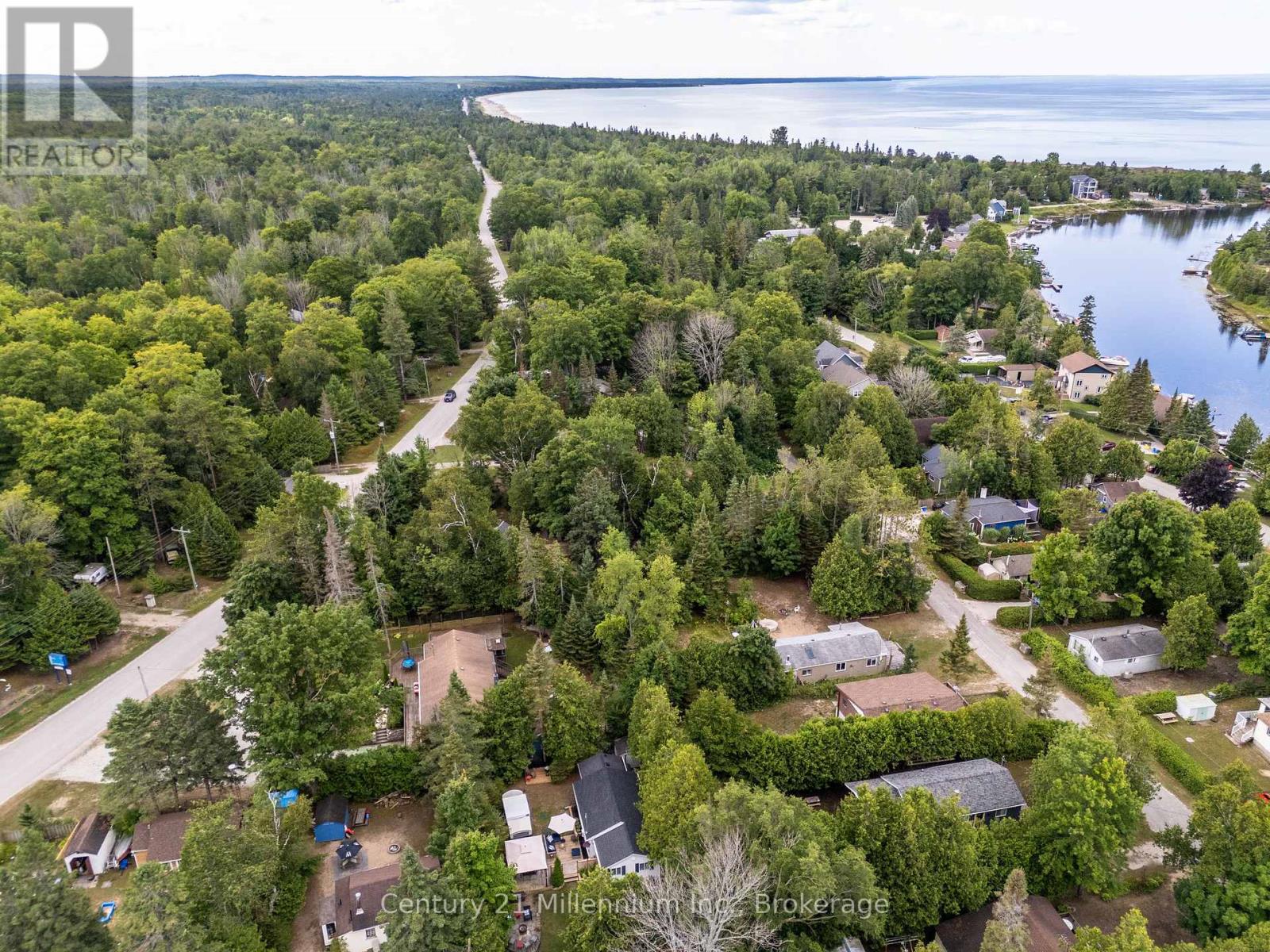 2 Hamilton Place, South Bruce Peninsula, Ontario  N0H 2G0 - Photo 15 - X12950714