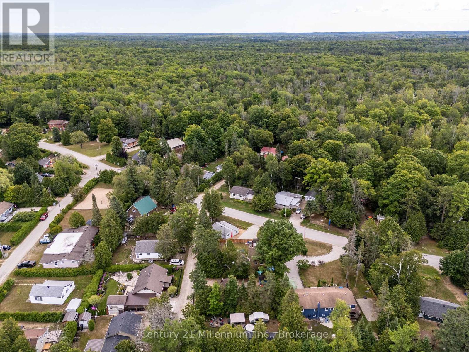 2 Hamilton Place, South Bruce Peninsula, Ontario  N0H 2G0 - Photo 17 - X12950714