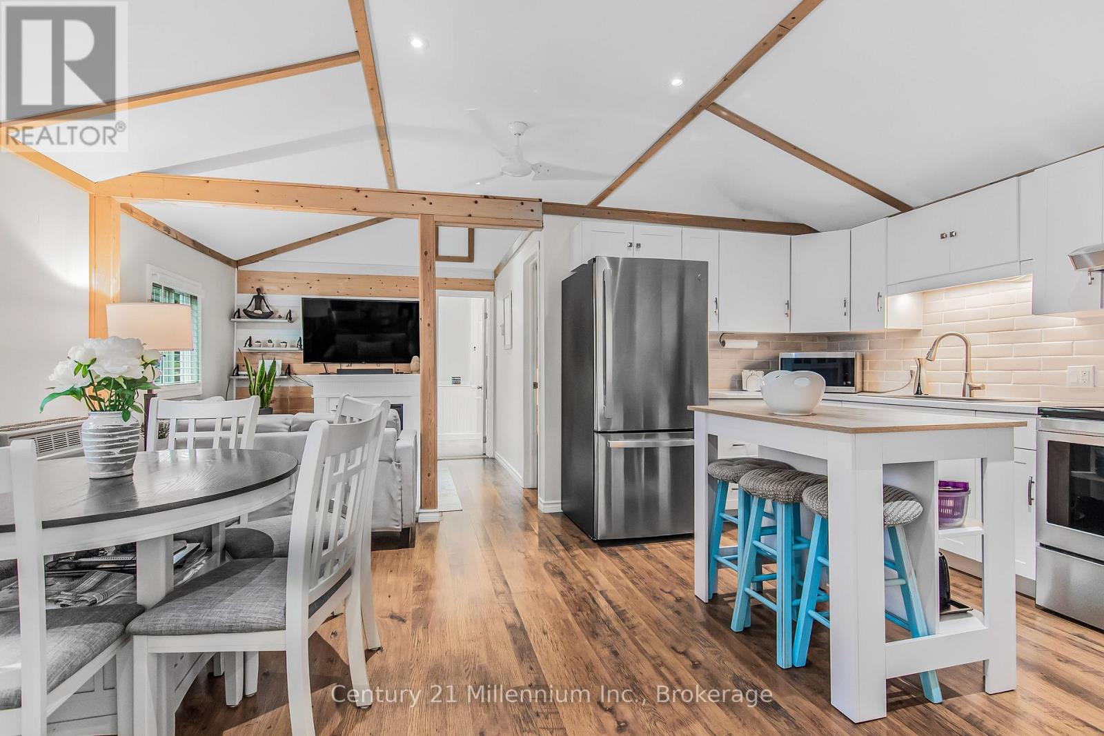 2 Hamilton Place, South Bruce Peninsula, Ontario  N0H 2G0 - Photo 23 - X12950714