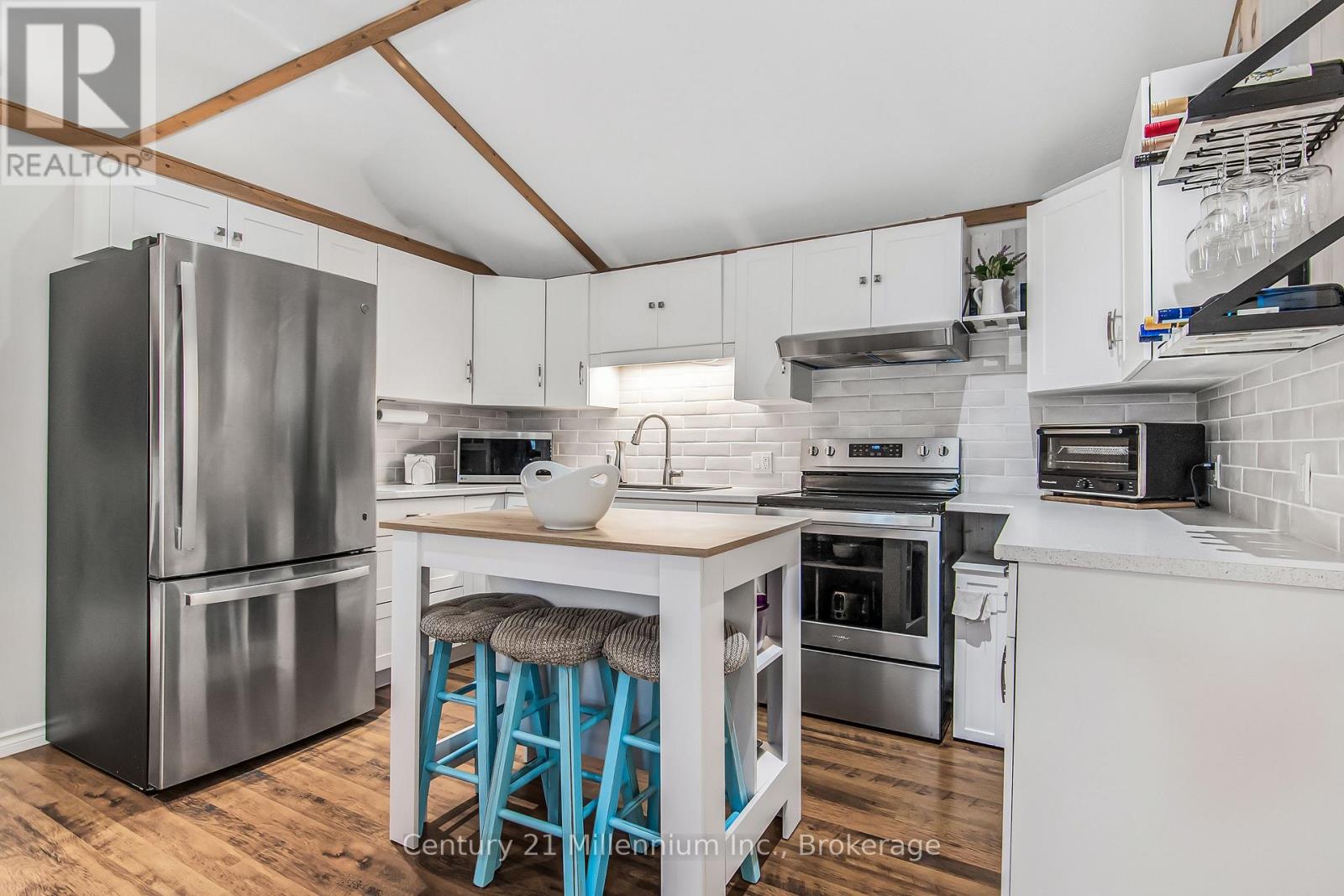 2 Hamilton Place, South Bruce Peninsula, Ontario  N0H 2G0 - Photo 25 - X12950714