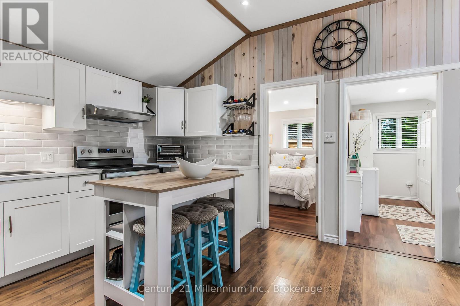 2 Hamilton Place, South Bruce Peninsula, Ontario  N0H 2G0 - Photo 27 - X12950714