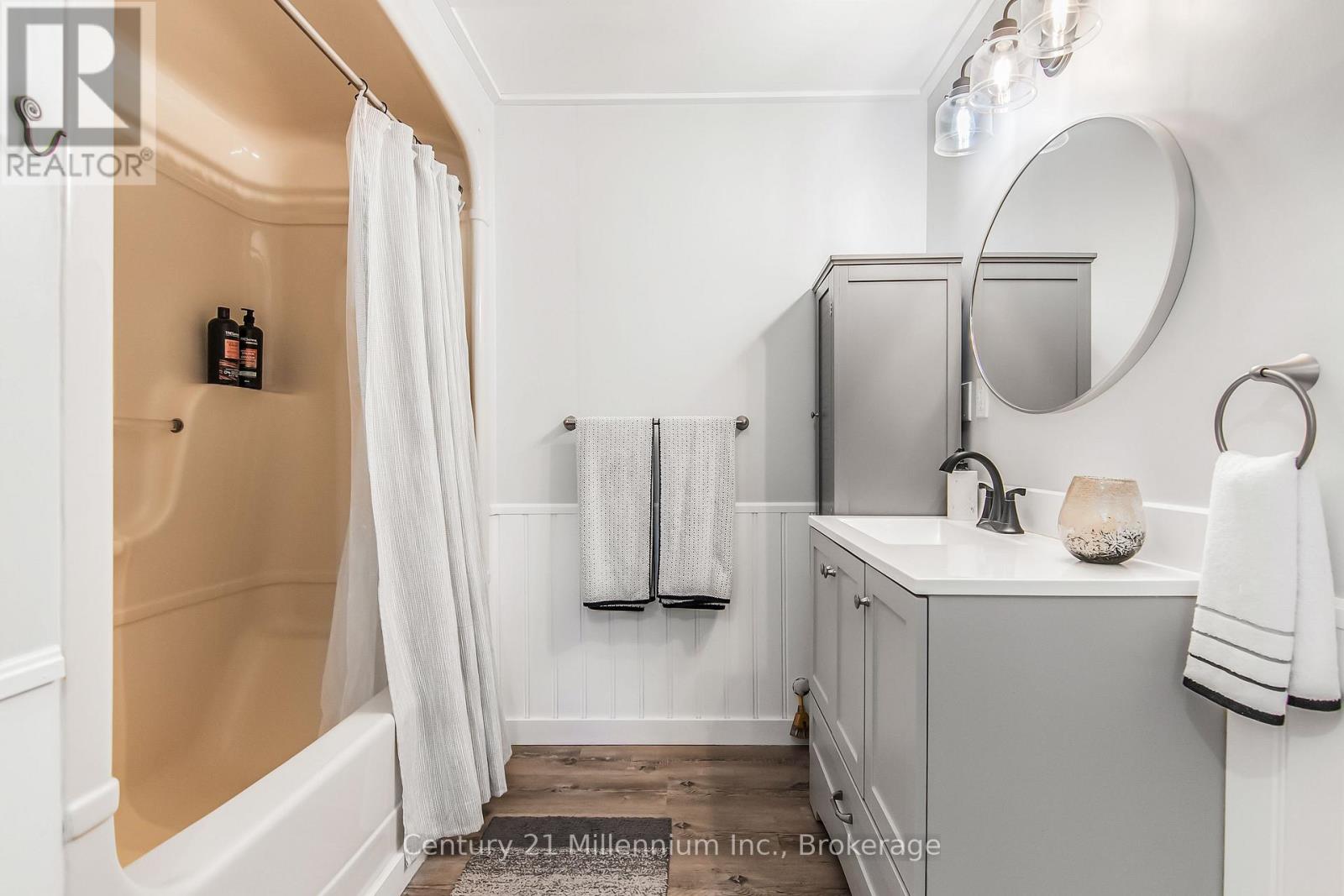 2 Hamilton Place, South Bruce Peninsula, Ontario  N0H 2G0 - Photo 38 - X12950714