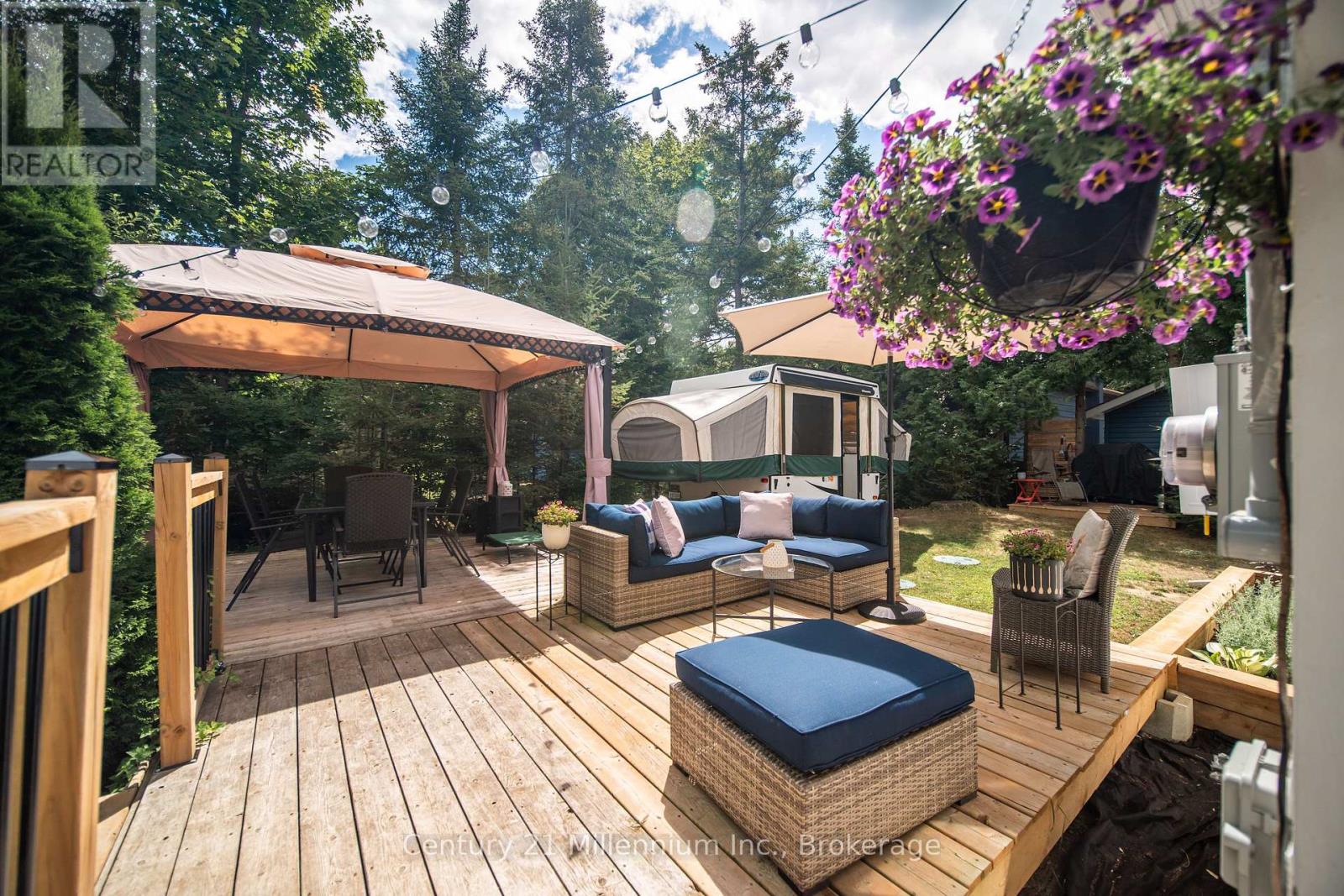 2 Hamilton Place, South Bruce Peninsula, Ontario  N0H 2G0 - Photo 4 - X12950714